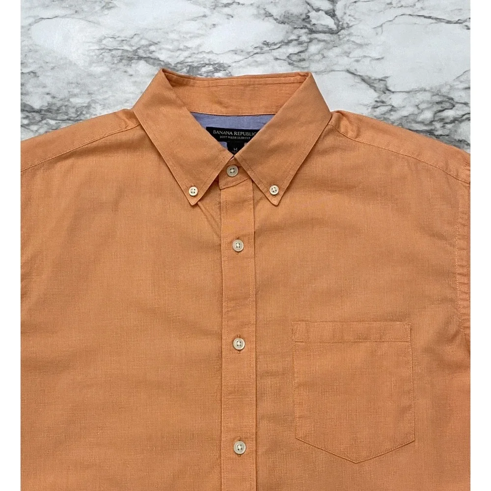 Banana Republic Soft Wash Slim Fit Mens Shirt Size M Orange Long Sleeve Pocket